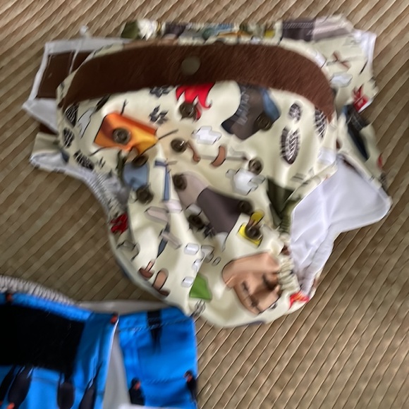 Glowbug adjustable resuable diapers with inserts - Picture 5 of 10